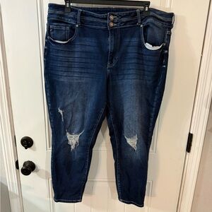 KanCan 22W Distressed Ankle Jeans